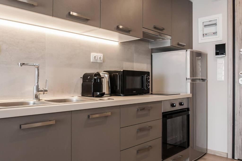 Apartment In Keramikos, Афины Экстерьер фото